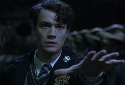 Фанаты «Гарри Поттера» показали тизер фильма о юности Волан-де-Морта (видео)