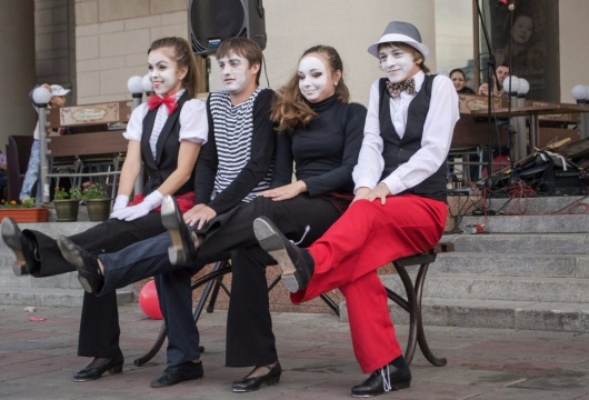 Фестиваль уличных театров «Театральная площадь»