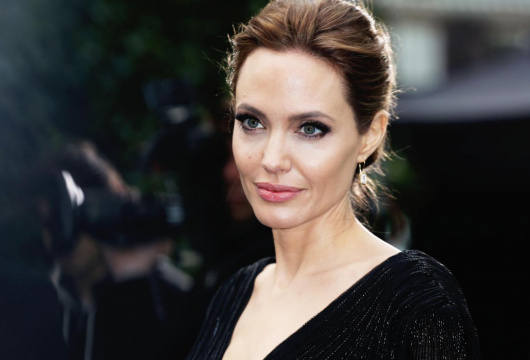 Анджелина Джоли сыграет в экранизации триллера «Те, кто желал мне смерти»